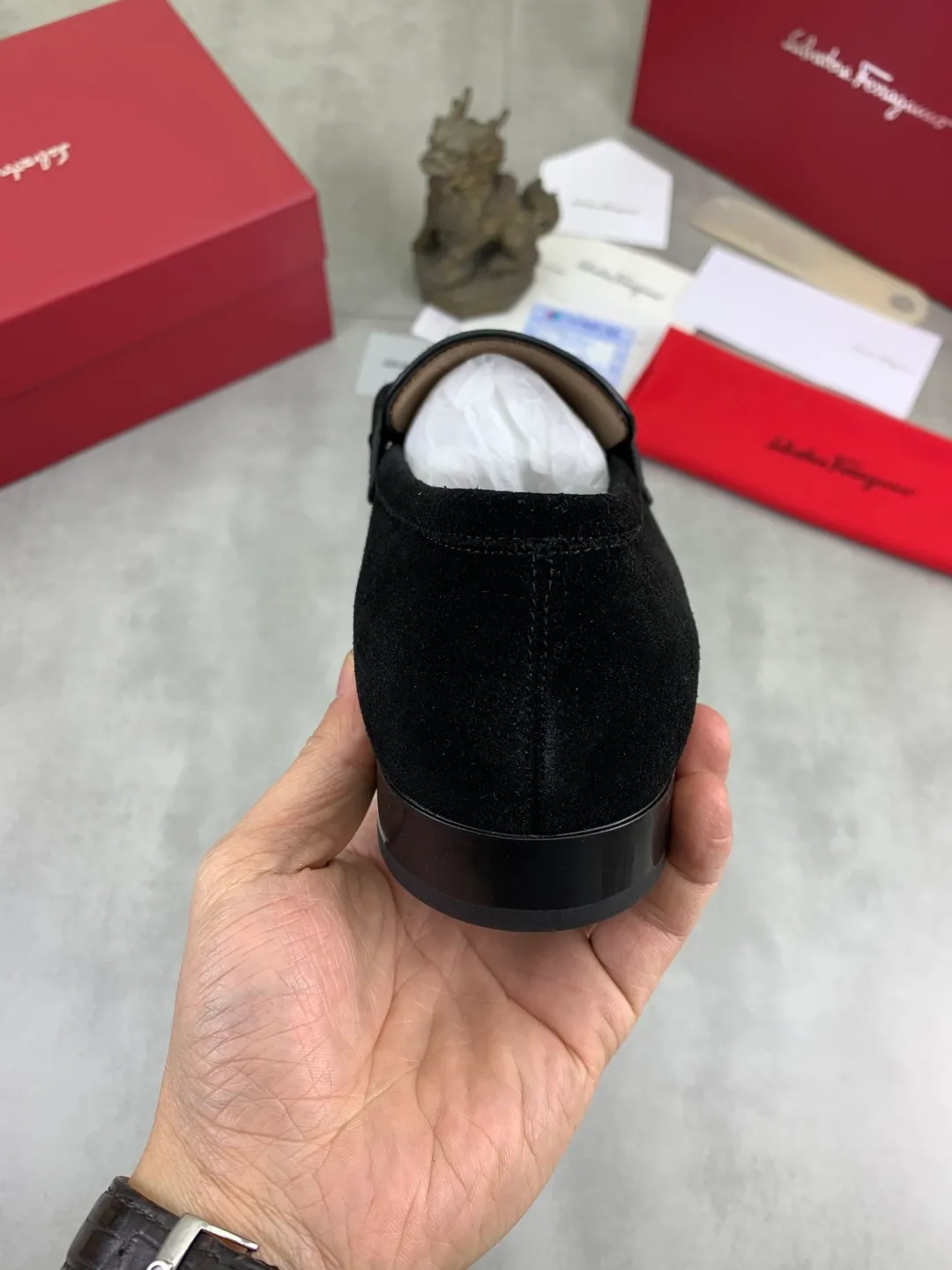Men's men's shoes 💰P600💰[New model] High quality water-dyed cowhide 🆘[Salvatore Ferragamo] Ferragamo's latest casual business leather shoes for men! Listed simultaneously! The fabric is made of specially imported original calfskin, and the interior is made of imported water-dyed cowhide. It is absolutely luxurious and leads the fashion trend. High-end rubber outsole, size: 38-44 (45 and 46 can be customized) 5️⃣ colors available